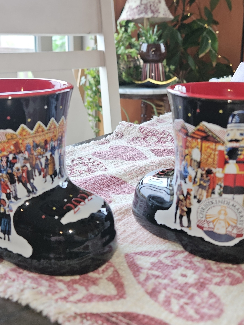 Set of Two 2024 Chicago Christkindlmarket Black & Red Ceramic Boot Mugs New